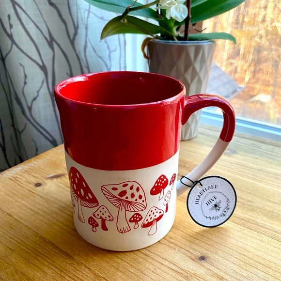 Heartland Hive Other - Mushroom Mug Vintage Inspired Design Red Tan Mugs NWT New Mug for Friend Gifts